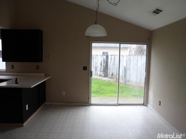 1008 E Fairmont Ave, Modesto, CA 95350 photo 8