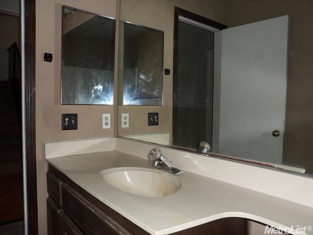 1008 E Fairmont Ave, Modesto, CA 95350 photo 13