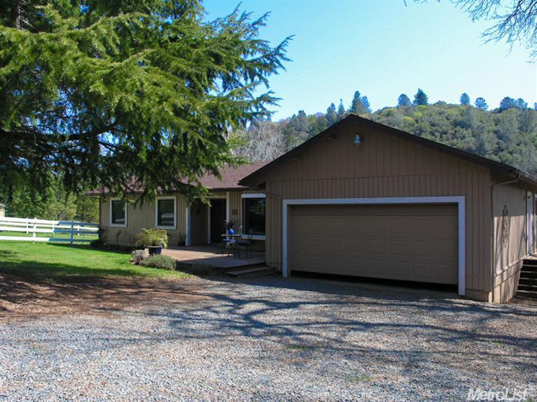 21548 Clivus Dr, Grass Valley, CA 95949 photo 1