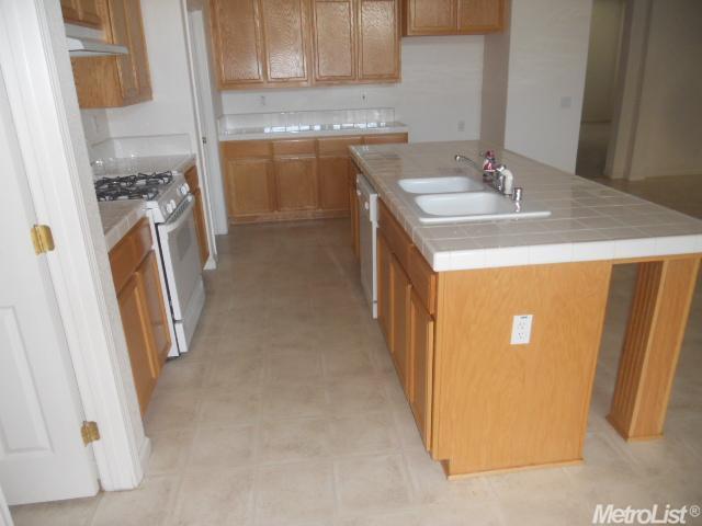 531 Rodeo Grounds, Newman, CA 95360 photo 2