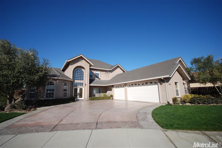 1241 Buzzini Ct, Ripon, CA 95366 photo 1
