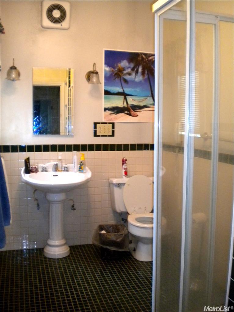 544 Locust St, Modesto, CA 95351 photo 8