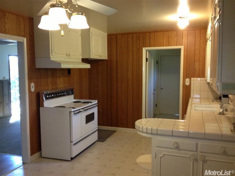 641 N Pacific Ave, Lodi, CA 95242 photo 3