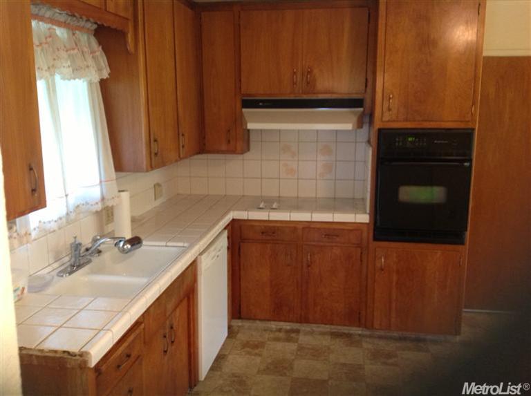 1656 Elm, Modesto, CA 95358 photo 3