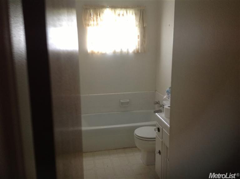1656 Elm, Modesto, CA 95358 photo 6