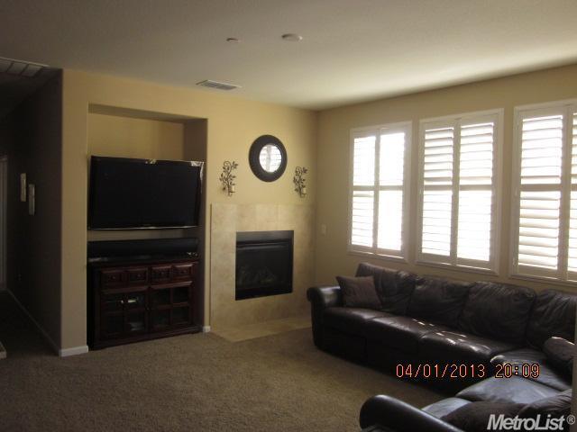 201 Monet Ln, Folsom, CA 95630 photo 2