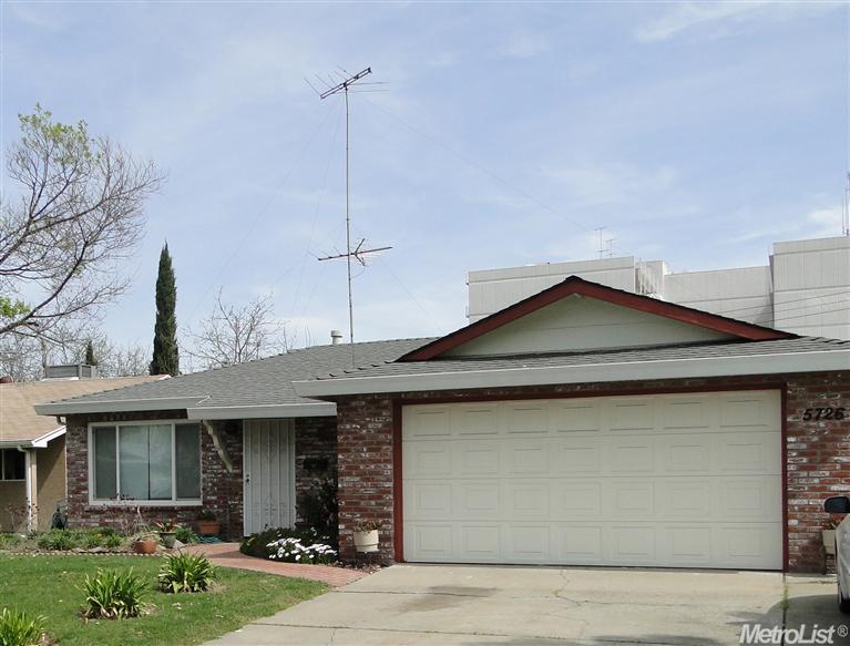 5726 Parkoaks Dr, Carmichael, CA 95608 photo 1