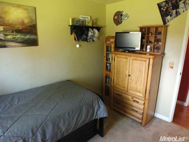 8923 Calvert Ave, Orangevale, CA 95662 photo 9