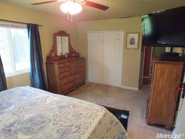 8923 Calvert Ave, Orangevale, CA 95662 photo 13