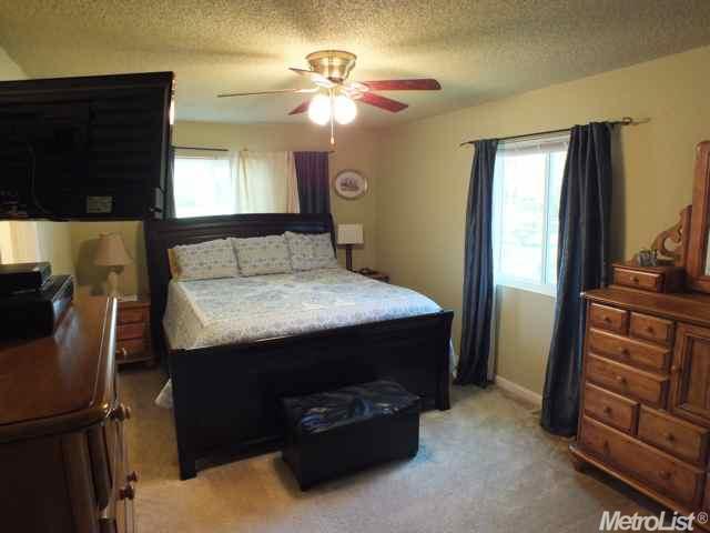 8923 Calvert Ave, Orangevale, CA 95662 photo 12