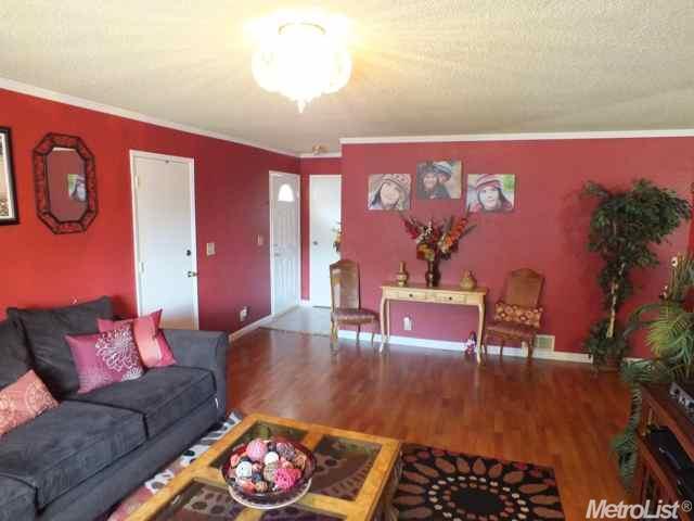 8923 Calvert Ave, Orangevale, CA 95662 photo 4