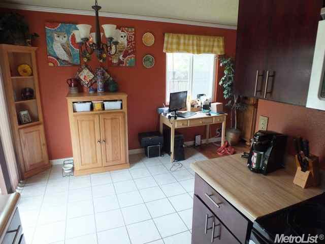 8923 Calvert Ave, Orangevale, CA 95662 photo 6