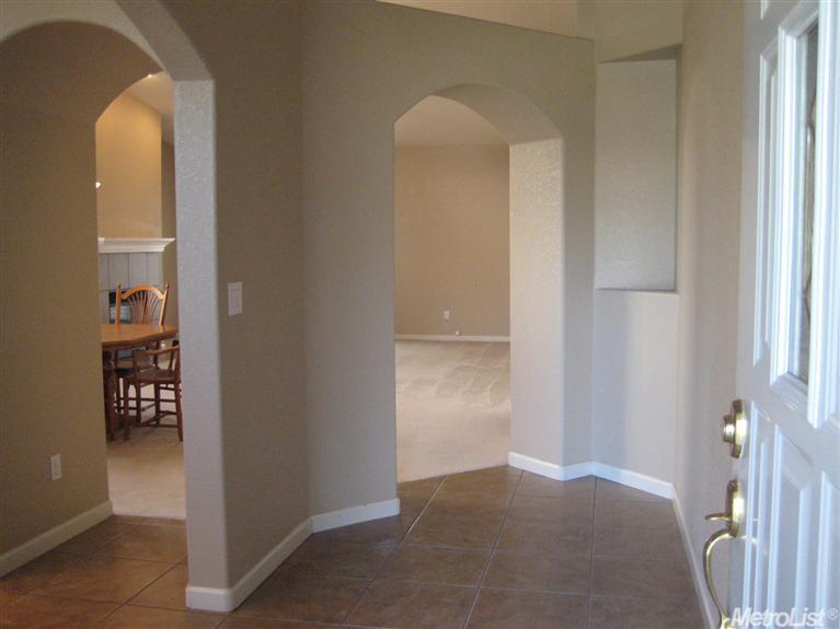 2413 Thaddeous Dr, Escalon, CA 95320 photo 4
