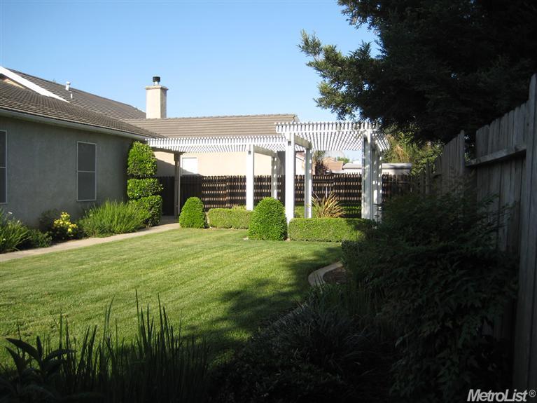 2413 Thaddeous Dr, Escalon, CA 95320 photo 23