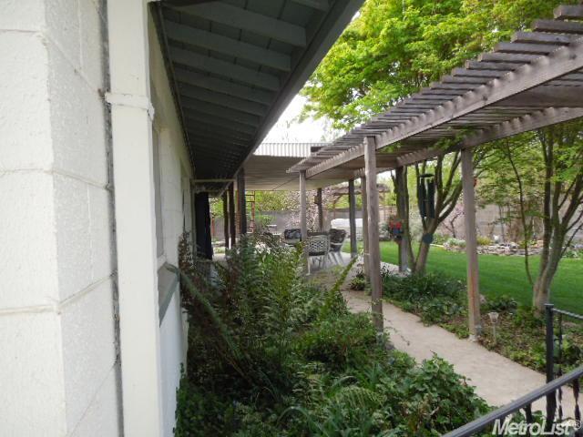 5537 Moffett Rd, Ceres, CA 95307 photo 18