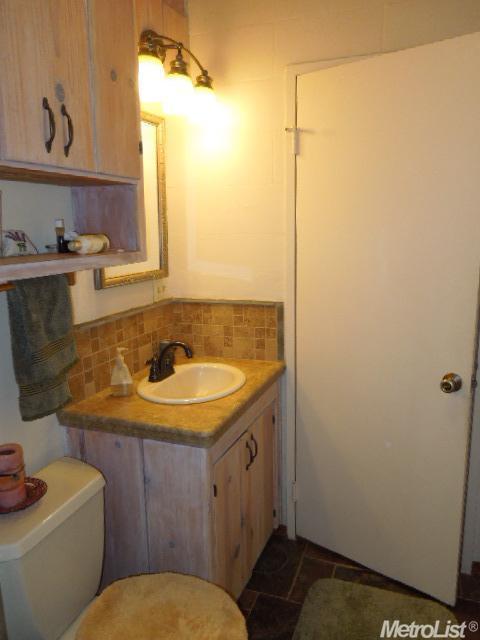 5537 Moffett Rd, Ceres, CA 95307 photo 9