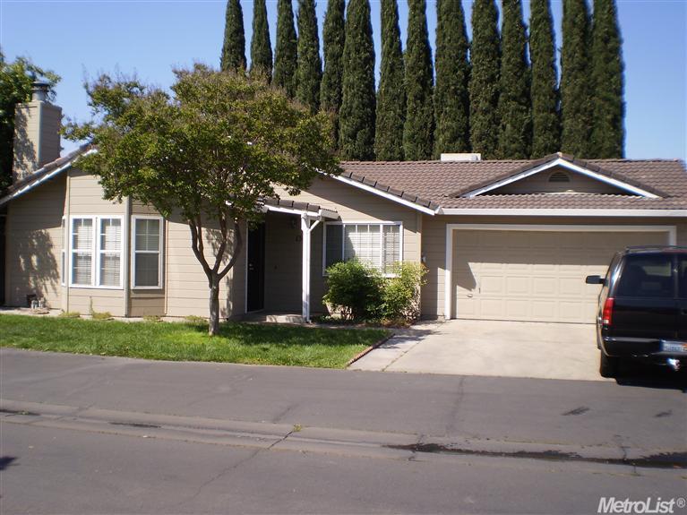 1361 Windsor Ct, Turlock, CA 95380 photo 2
