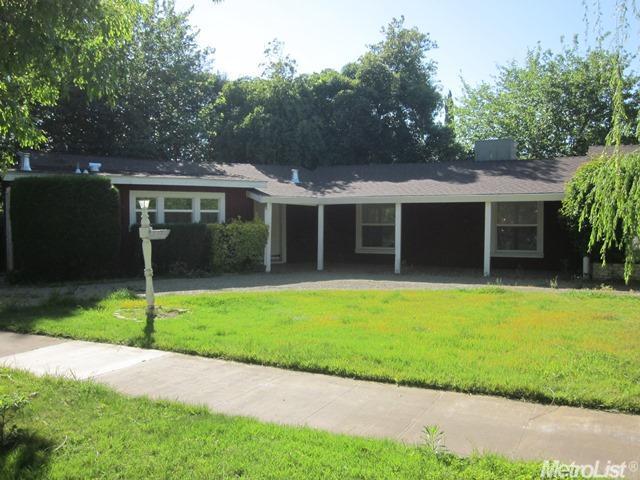 2237 V St, Merced, CA 95340 photo 1