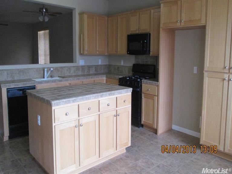 1345 Macie, Turlock, CA 95382 photo 3