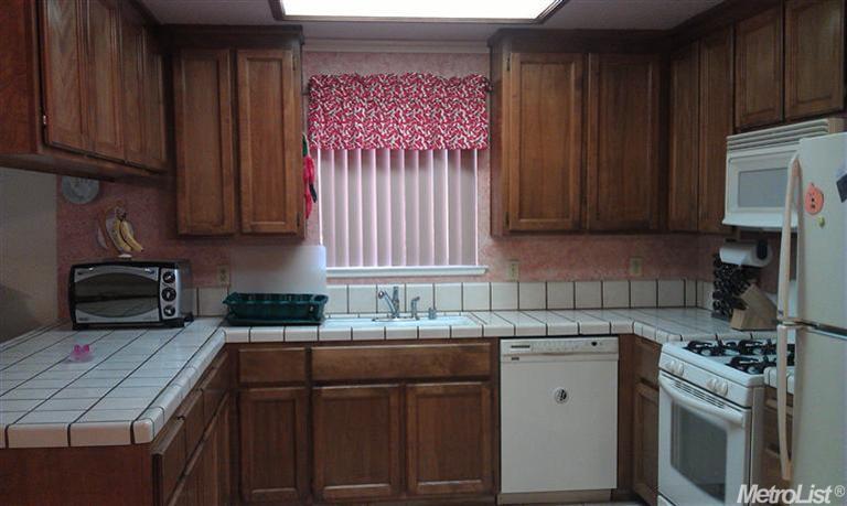 1009 Bitterwater Dr, Modesto, CA 95358 photo 2