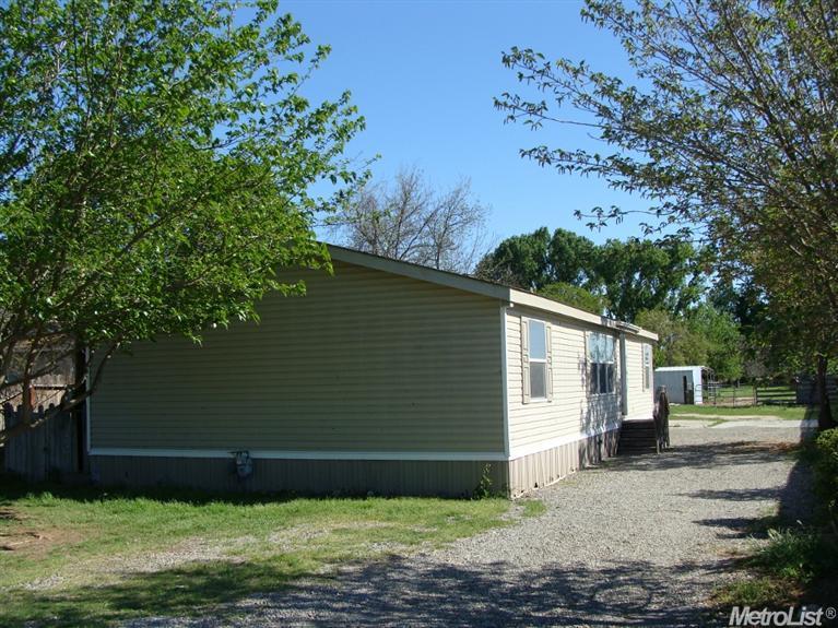 732 W Greenway Ave, Turlock, CA 95380 photo 1