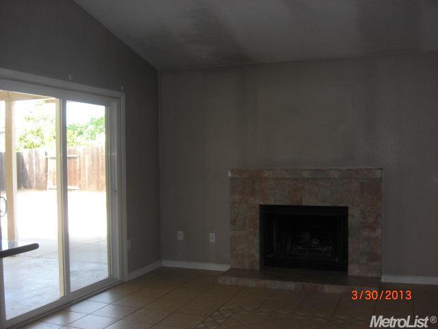 1128 Standish Ct, Modesto, CA 95358 photo 2