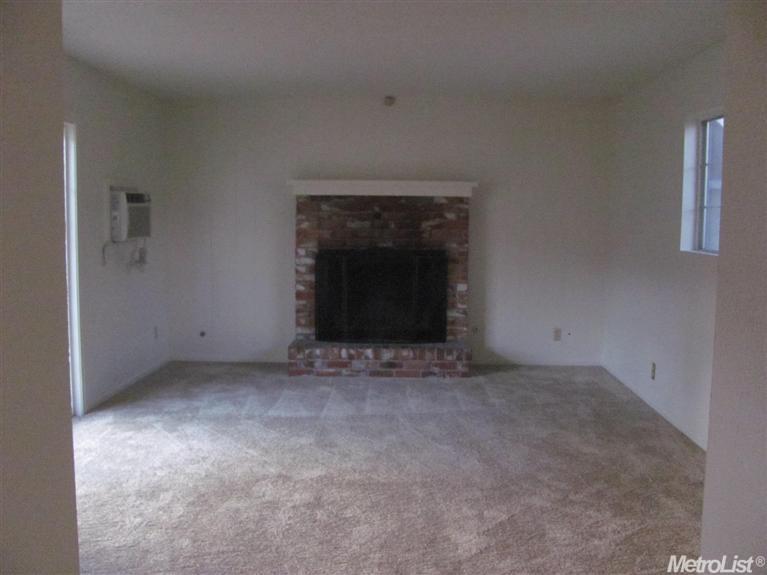 2501 Country, Merced, CA 95340 photo 4