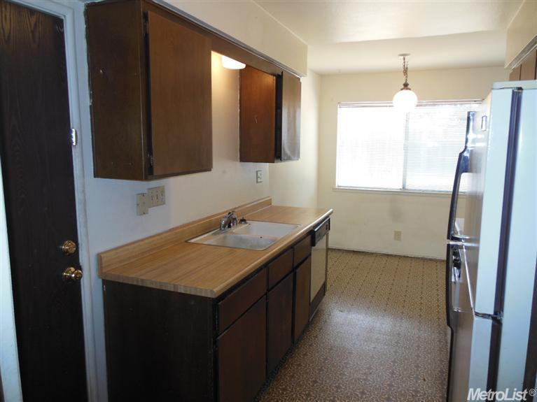 7666 Ort Way, Antelope, CA 95843 photo 12