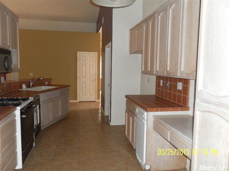 994 Colmore Ct, Galt, CA 95632 photo 7