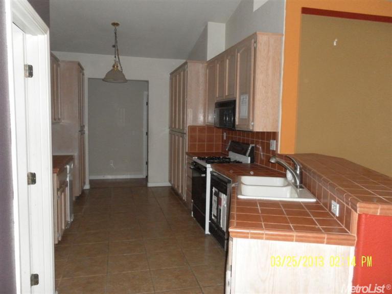 994 Colmore Ct, Galt, CA 95632 photo 6