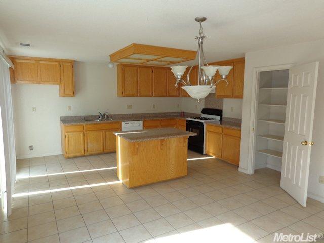 2716 Soleado Dr, Ceres, CA 95307 photo 8