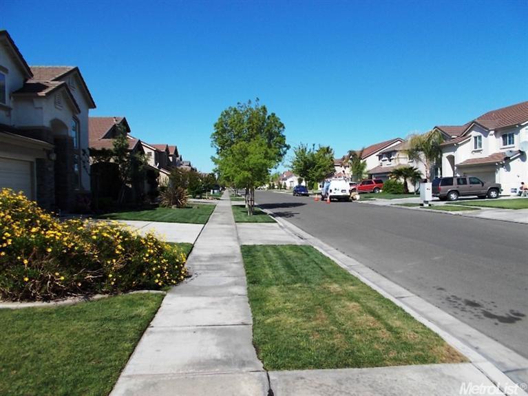 1102 Moonbeam Way, Turlock, CA 95382 photo 3