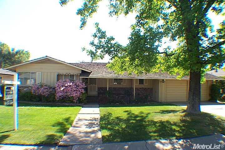 14 N Sunset Dr, Lodi, CA 95240 photo 1