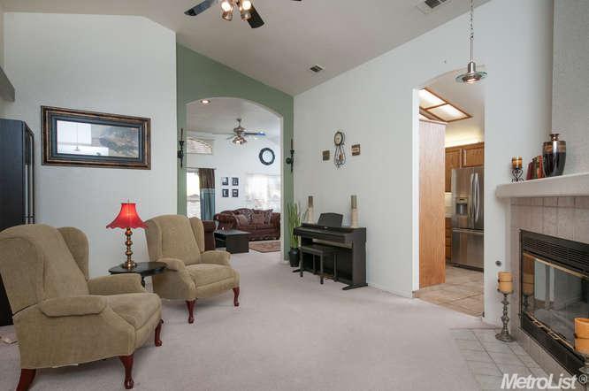 8201 Bellsbrae Dr, Antelope, CA 95843 photo 3