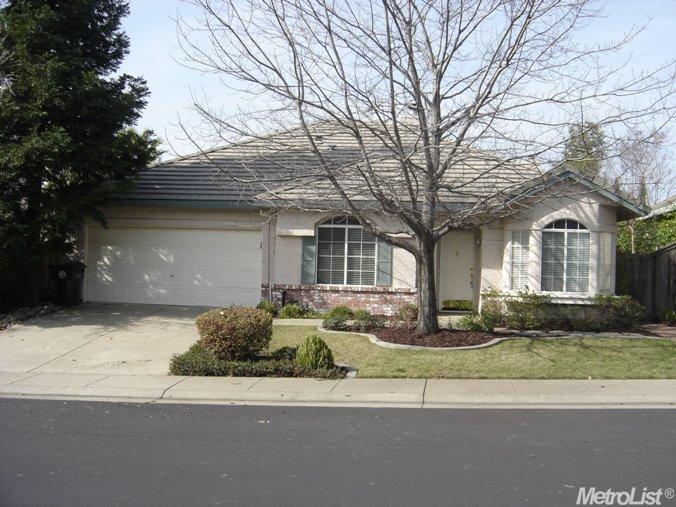 136 Larkin Cir, Folsom, CA 95630 photo 1