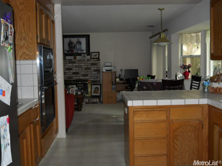 1633 Montclair Dr, Modesto, CA 95350 photo 3