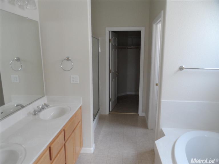 1653 Windy Cove Ln, Ripon, CA 95366 photo 10