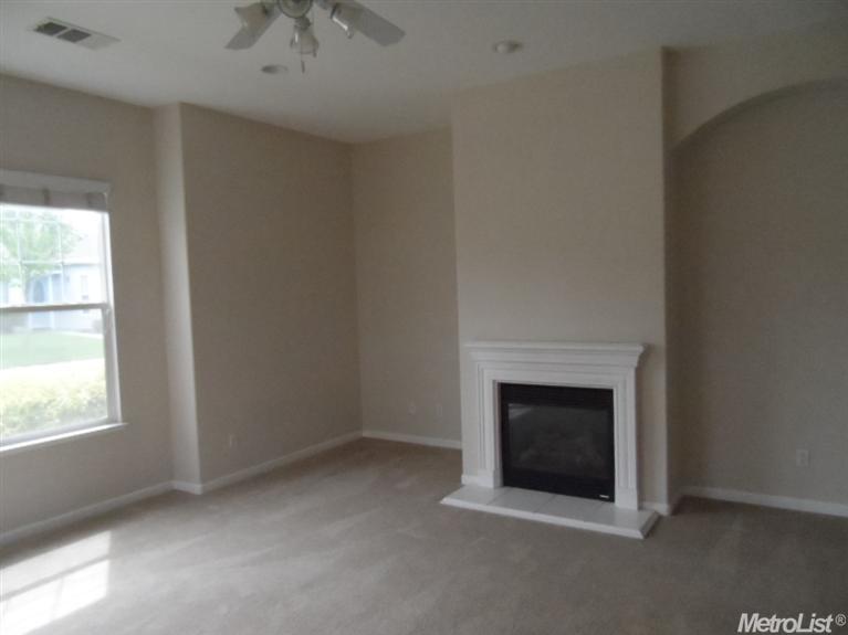 1653 Windy Cove Ln, Ripon, CA 95366 photo 2