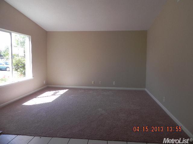 700 Joranollo Dr, Tracy, CA 95376 photo 2