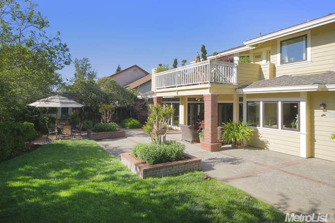 500 Angela St, Davis, CA 95618 photo 2