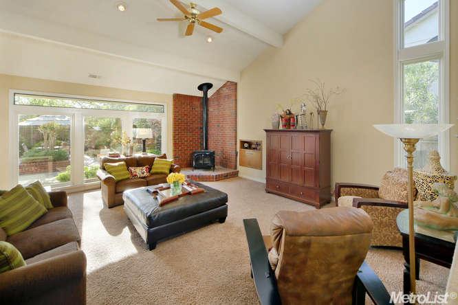 500 Angela St, Davis, CA 95618 photo 9