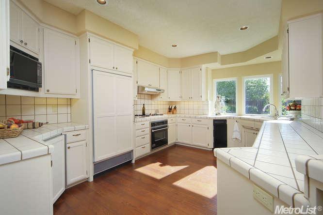 500 Angela St, Davis, CA 95618 photo 15