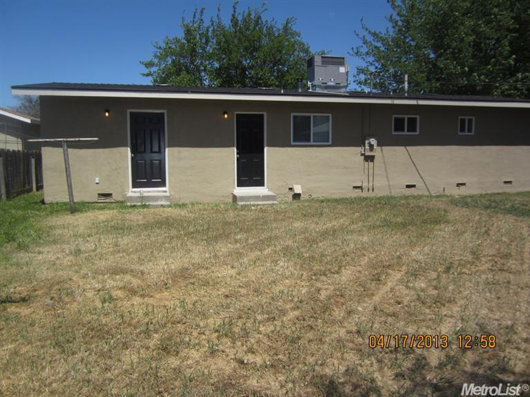 1594 Tamworth, Merced, CA 95340 photo 2