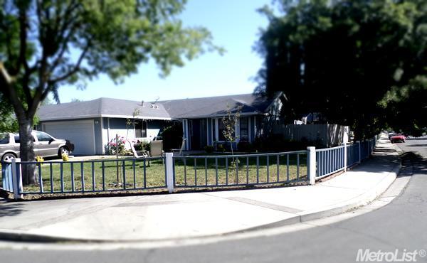 200 Tyler St, Patterson, CA 95363 photo 1