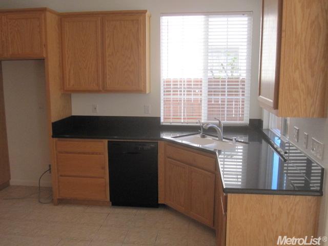 2134 Diego Ct, Tracy, CA 95377 photo 2