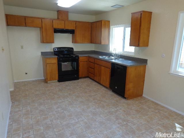 1509 Entrada Way, Modesto, CA 95355 photo 9