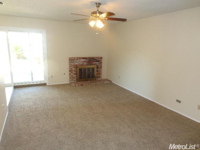 1509 Entrada Way, Modesto, CA 95355 photo 2
