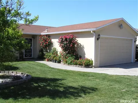 494 Maxwell Ln, Lathrop, CA 95330 photo 1