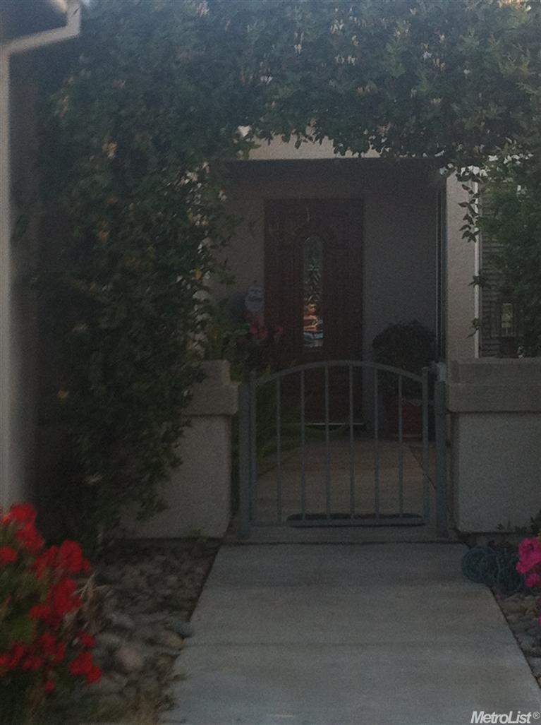 2011 S Schaffhausen St, Manteca, CA 95337 photo 4