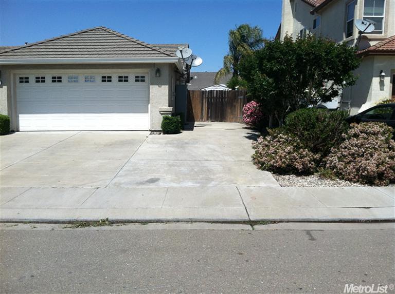 2011 S Schaffhausen St, Manteca, CA 95337 photo 3